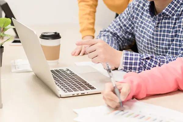 保洁公司老板介绍母亲